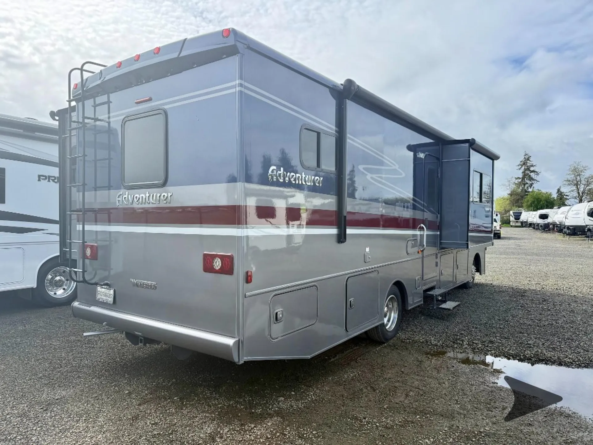 2022 Winnebago Adventurer 30T - Photo 3