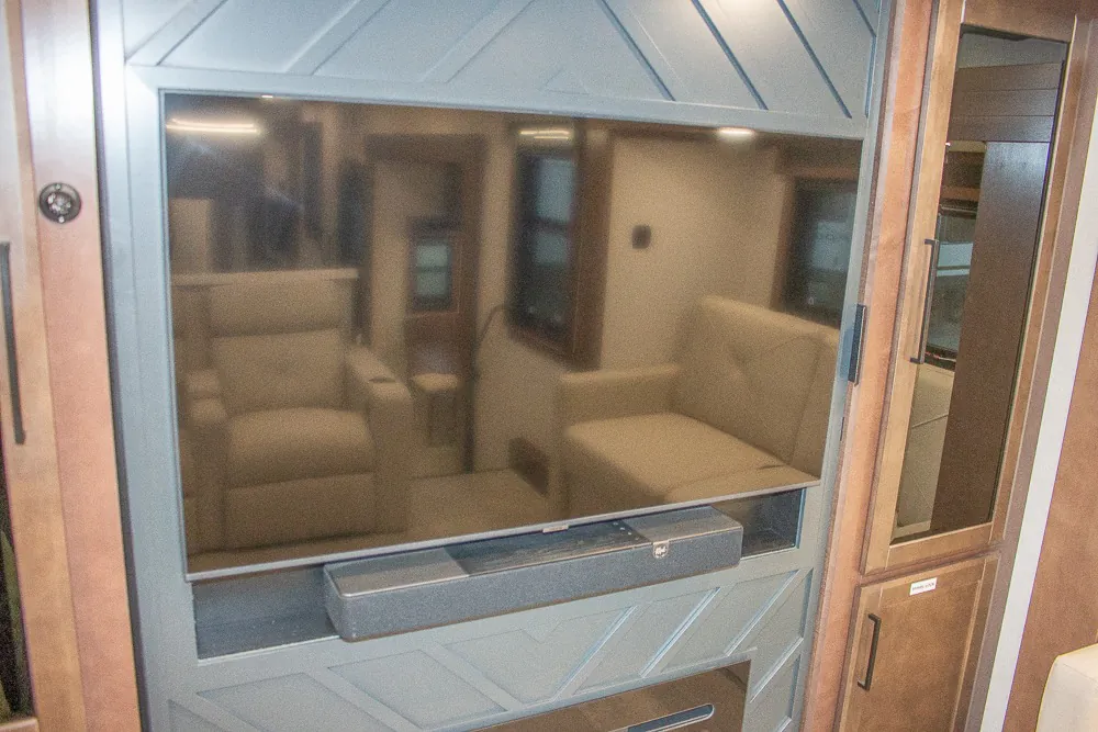 2025 Forest River RiverStone 425FO — Photo 7