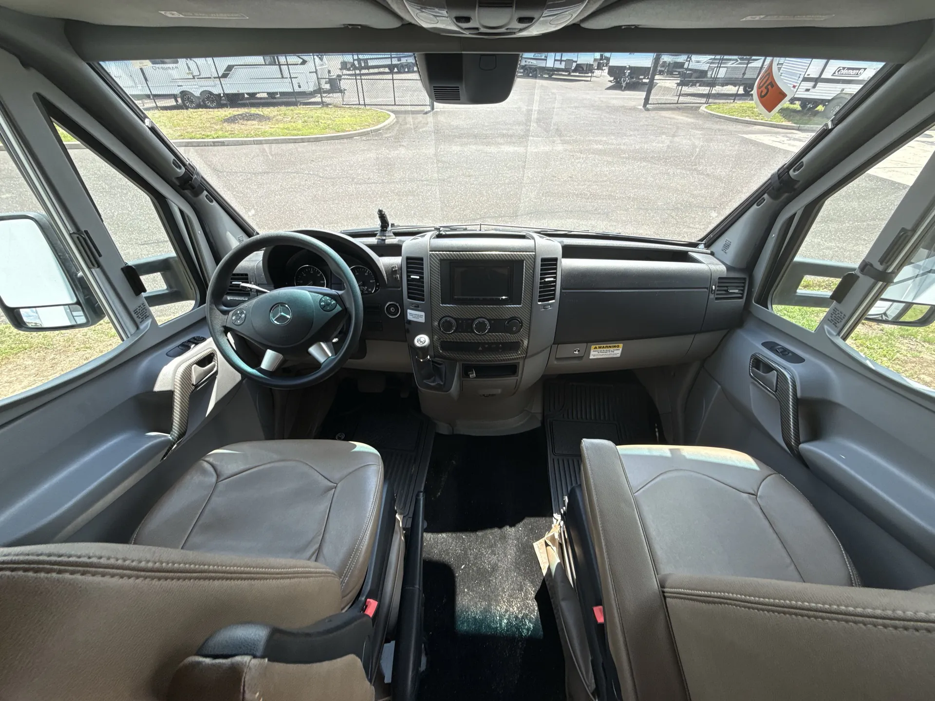 2019 Tiffin Wayfarer 25 QW — living area main