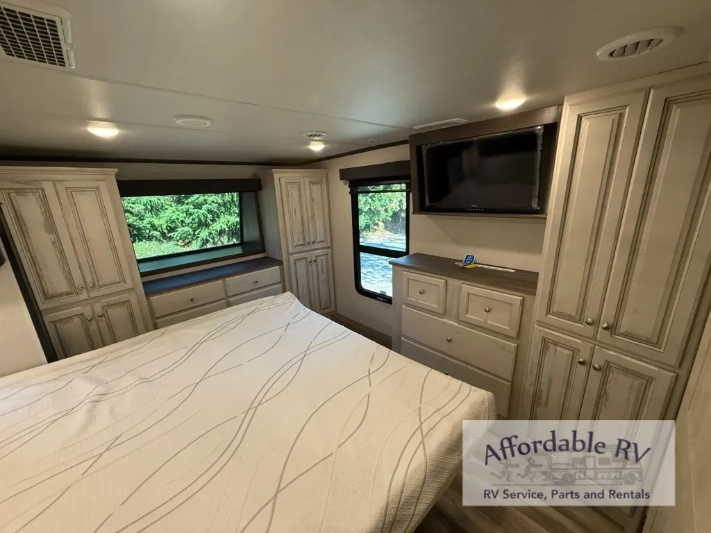 2022 Forest River Cardinal Luxury 380RLX, Photos photo 19