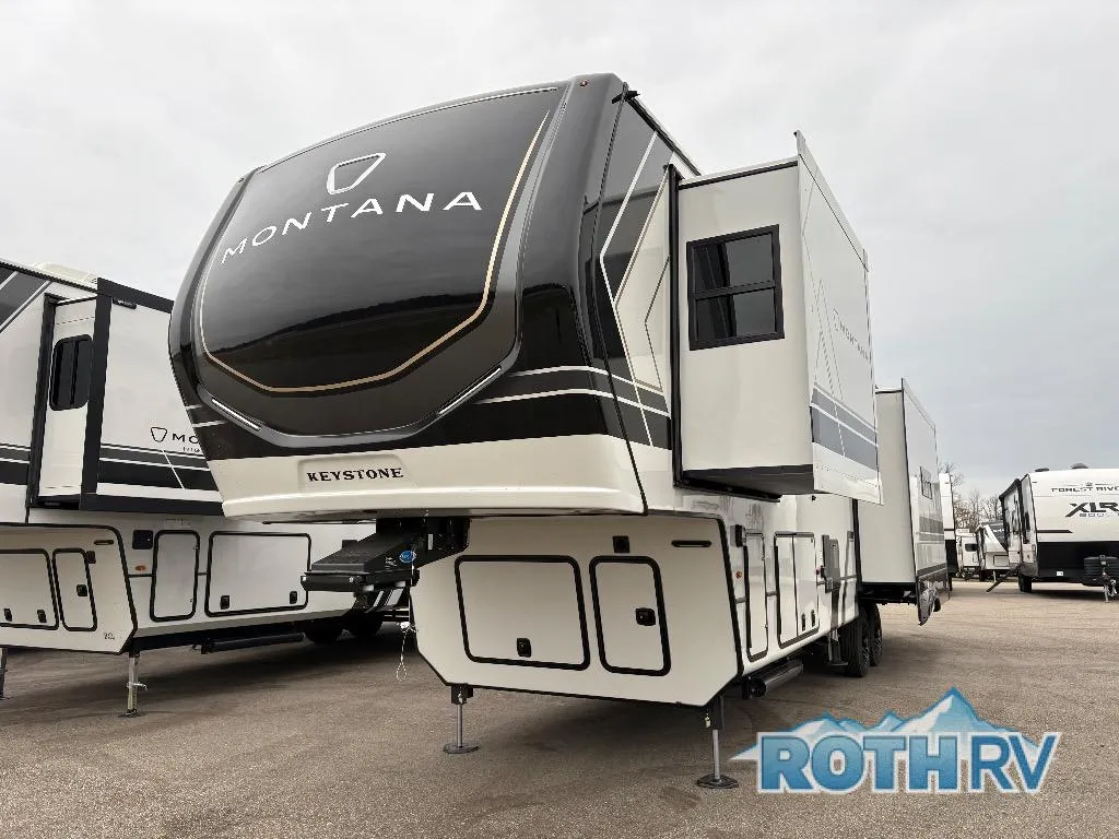 2026 Keystone Montana 3231CK - Photo 2