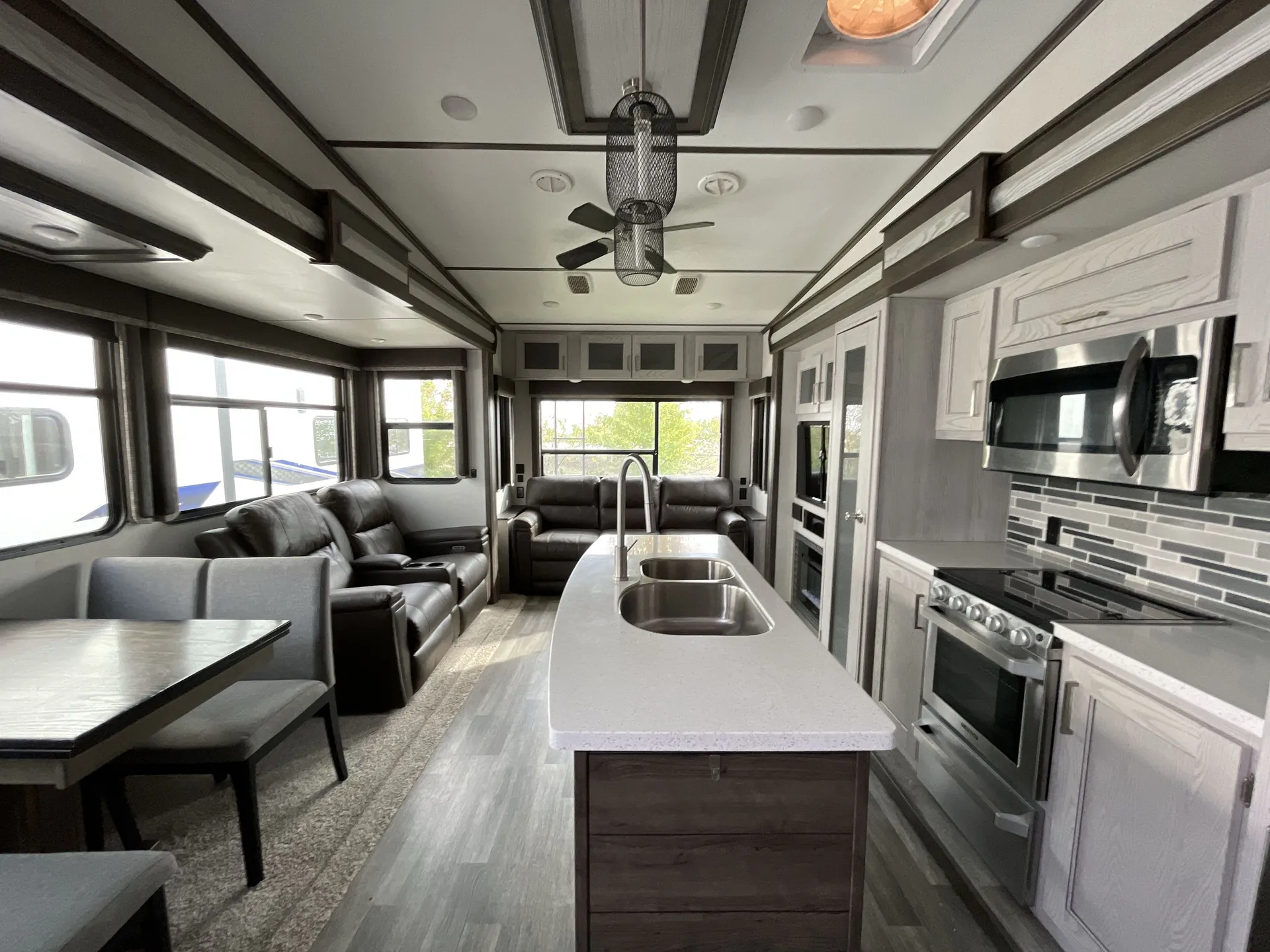 2020 Keystone Montana High Country 331RL — living area main