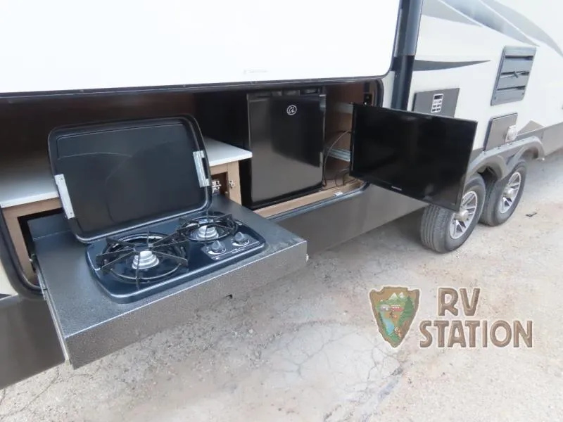 2018 Dutchmen RV Atlas 2912BH - Photo 4