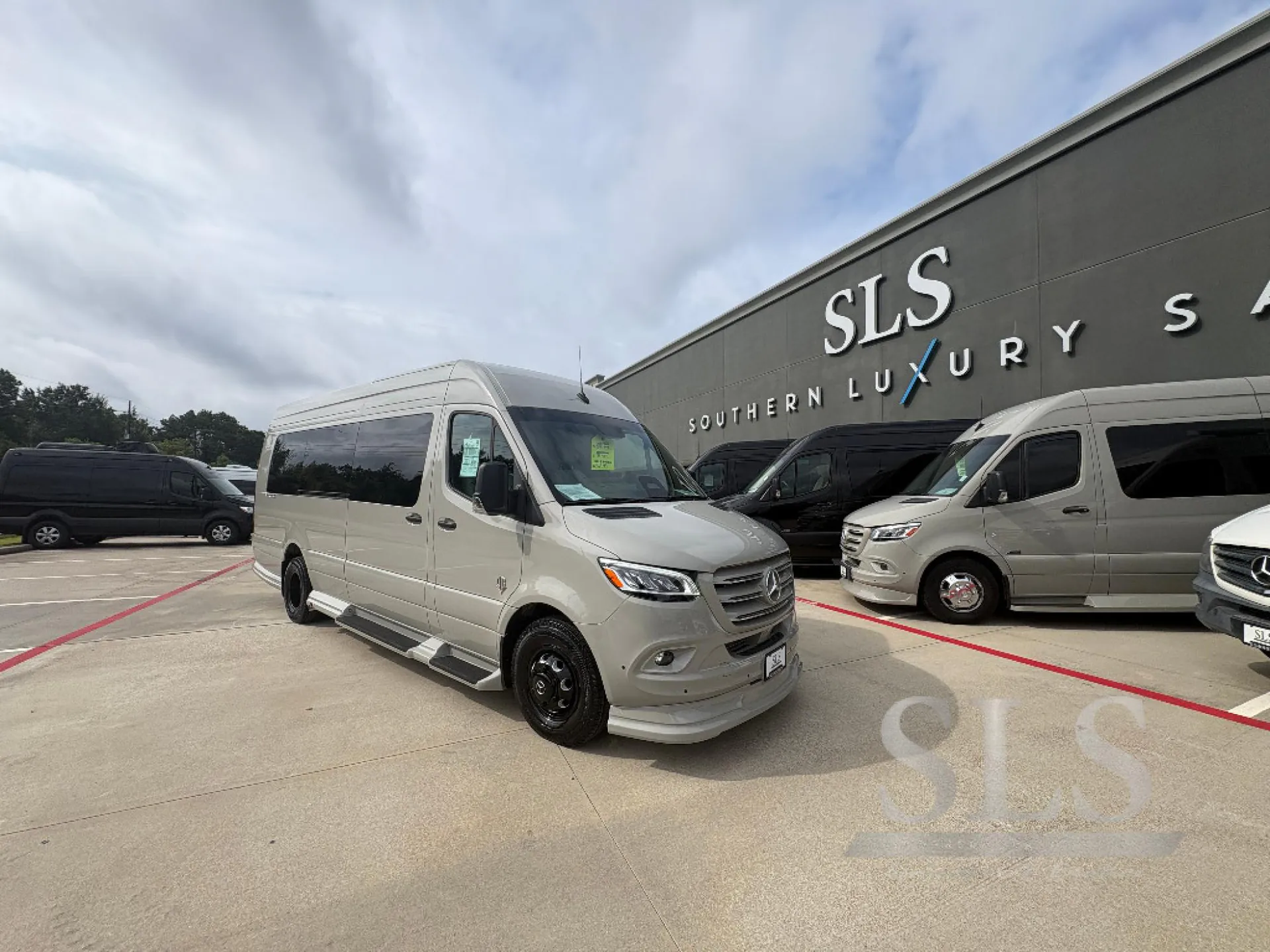 2027 OGV Luxury Coach V-Cruise 10OBW - Photo 3