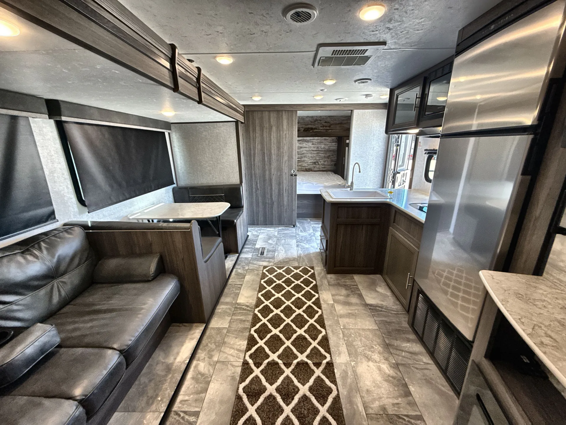 2021 Dutchmen Kodiak SE 27SBH — living area main