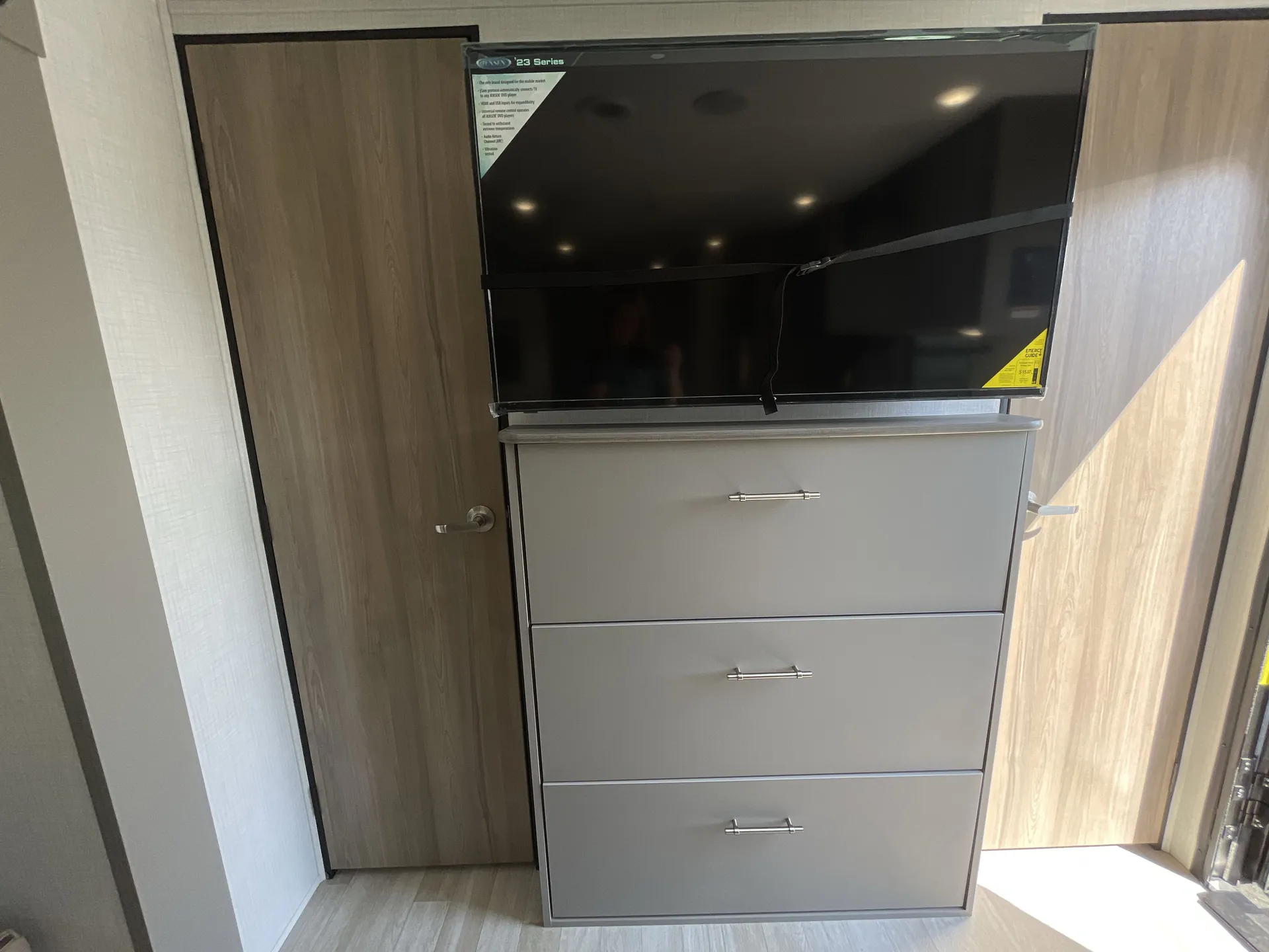 2026 Keystone Hideout Max 310XBR — living area main
