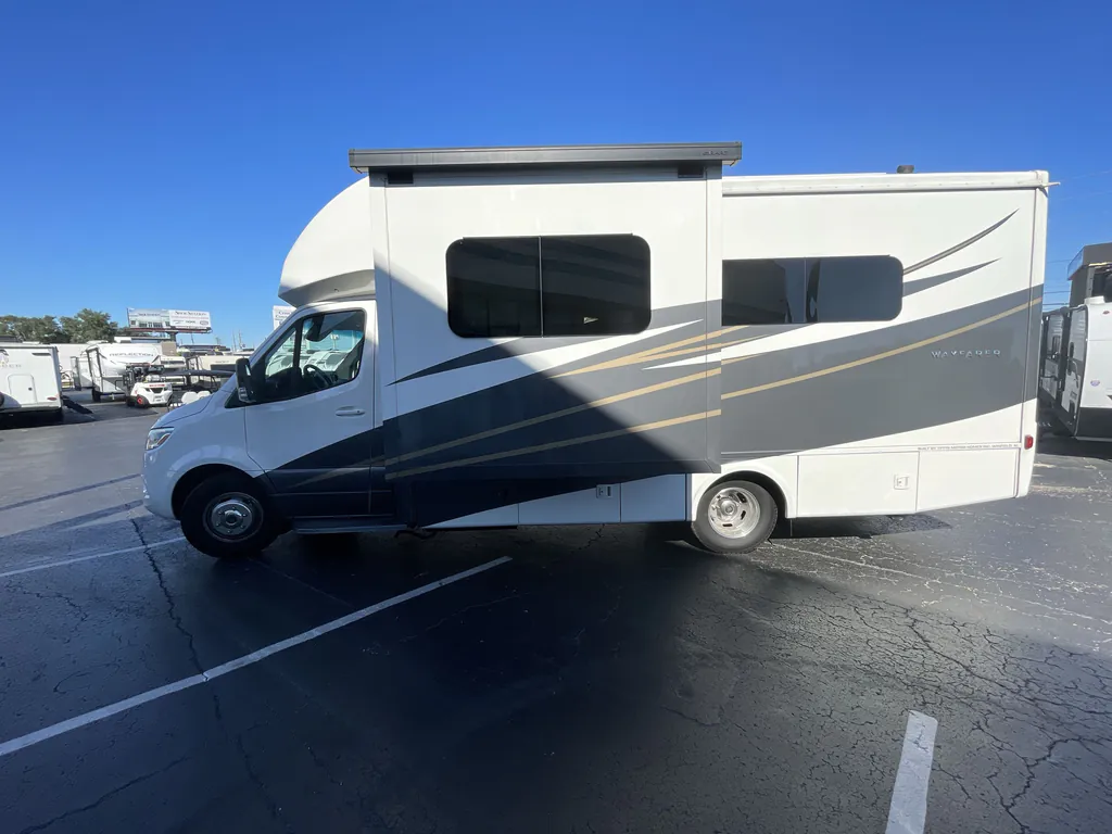 2023 Tiffin Wayfarer 25 JW, Photos photo 5