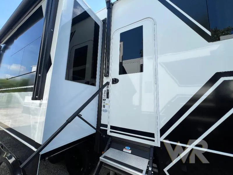 2027 Brinkley Model G 3250 - Photo 4