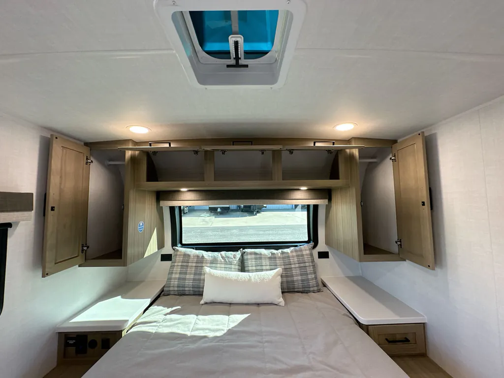 2027 Forest River Rockwood Mini Lite 2109S, Photos photo 11