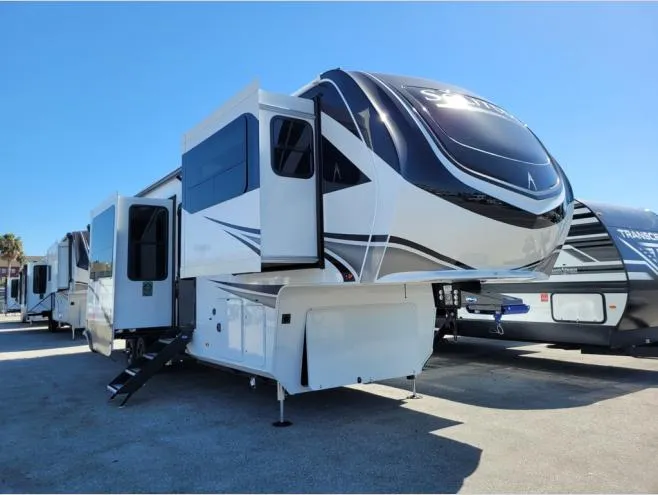 2026 Grand Design Solitude 380FL - Photo 2