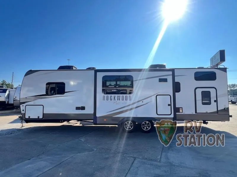 2025 Forest River Rockwood Ultra Lite 2918BH - Photo 4