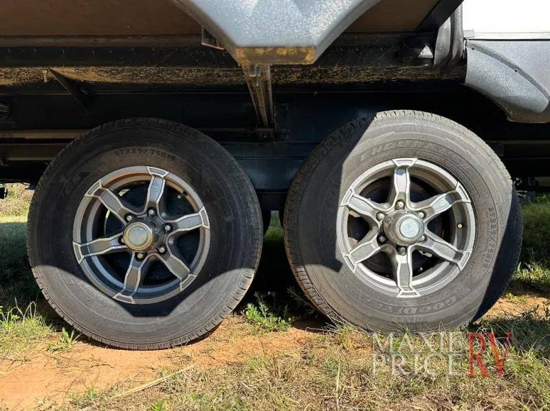 2022 Forest River Flagstaff Super Lite 27FBlK - Photo 3