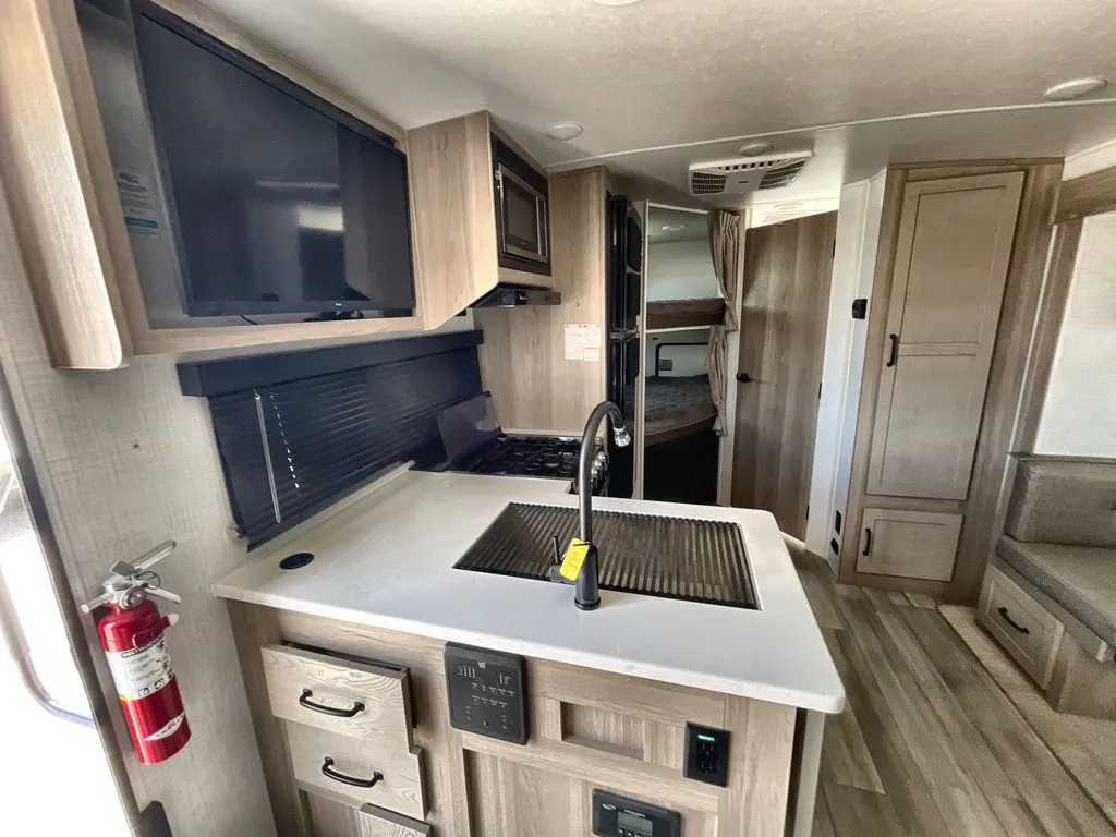 2024 Forest River Rockwood Mini Lite 2509S — Photo 5