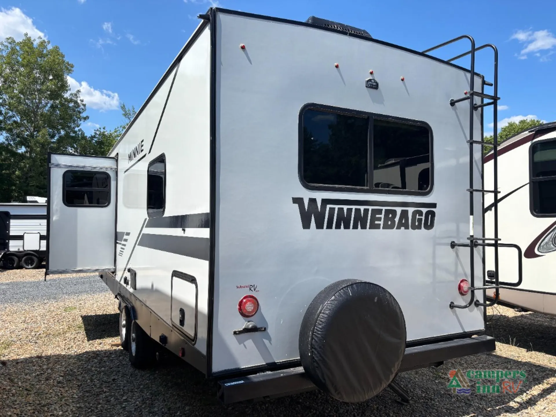 2022 Winnebago Minnie 2500FL - Photo 4