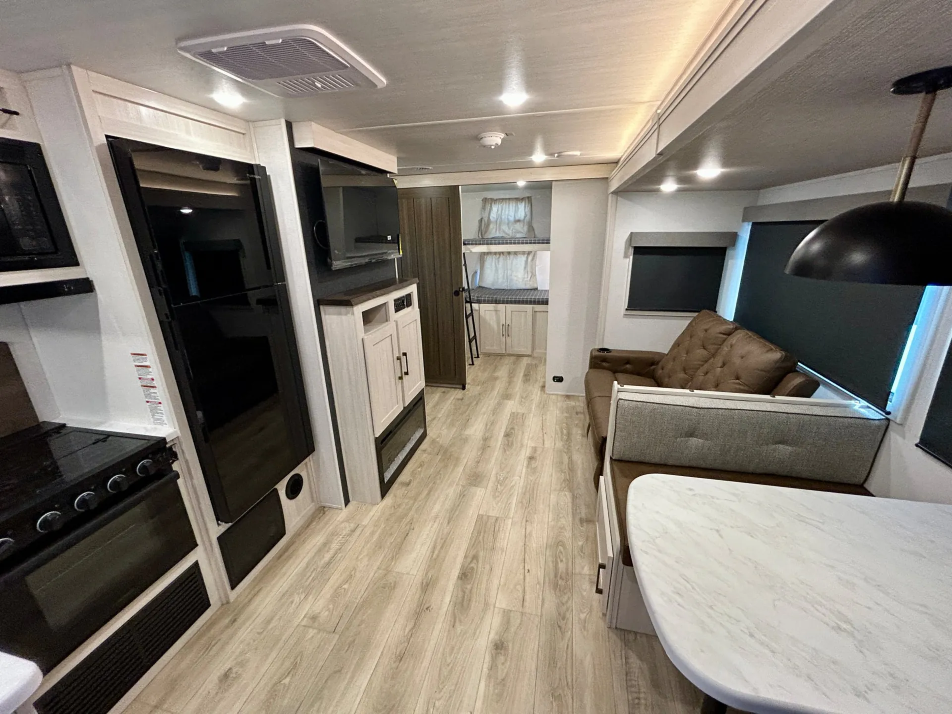 2026 Forest River Surveyor Legend 296QBLE — Photo 5