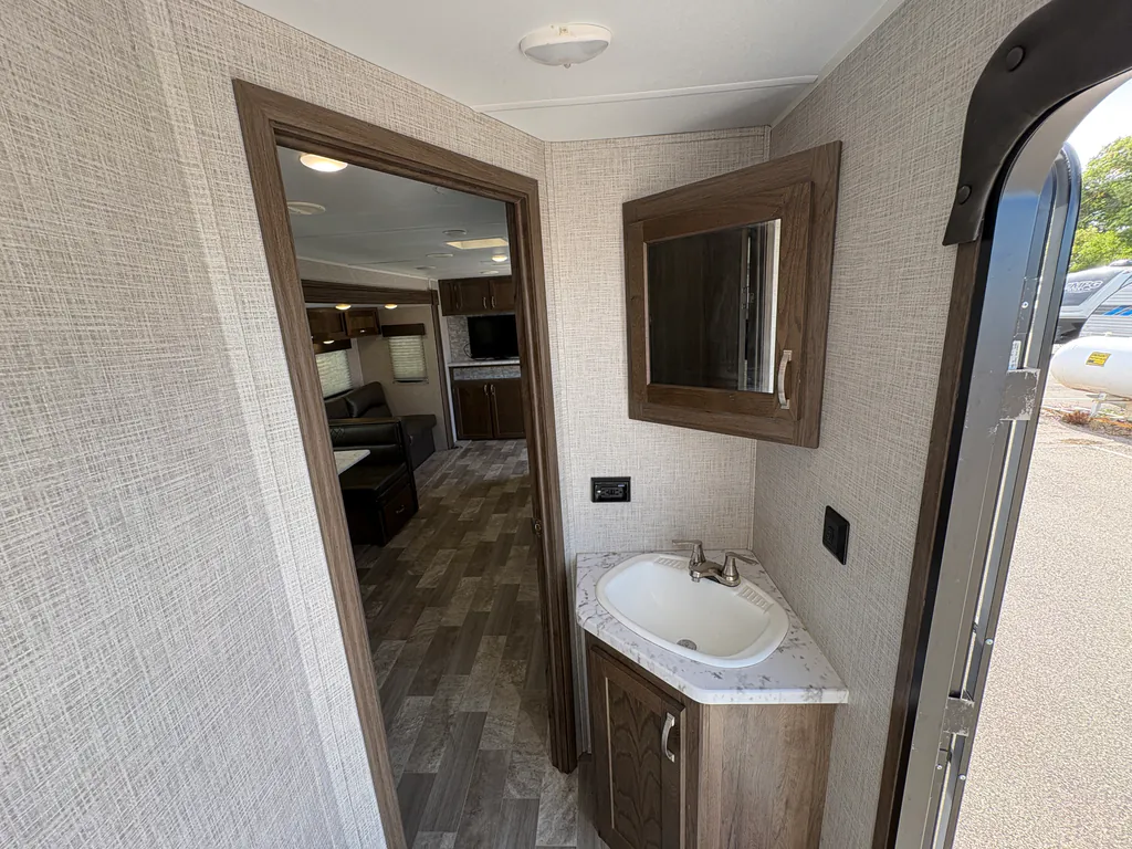 2021 East to West Della Terra 271BH, Photos photo 17
