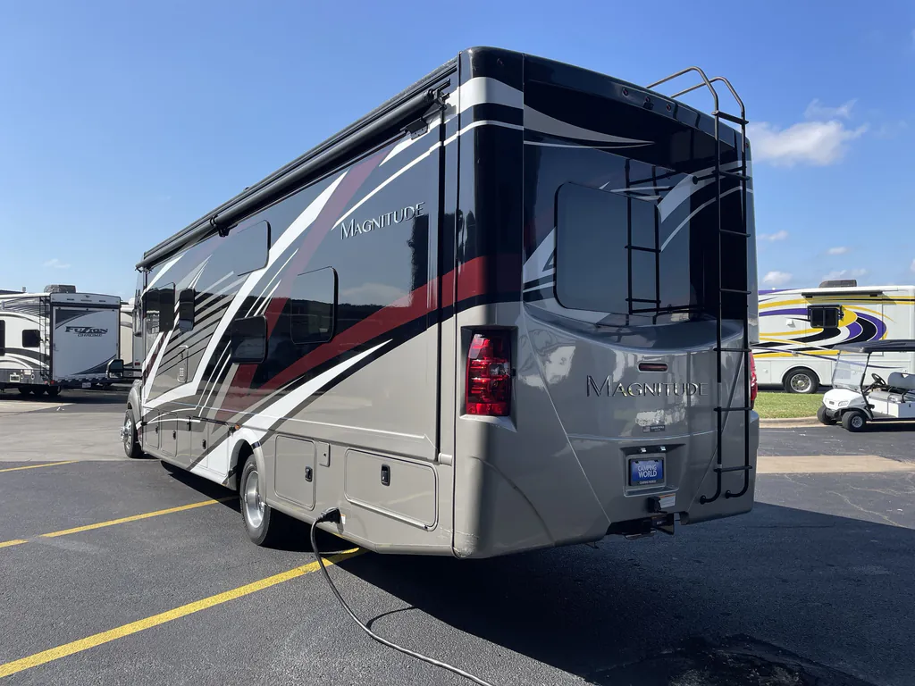 2023 Thor Motor Coach Magnitude RS36, Photos photo 6