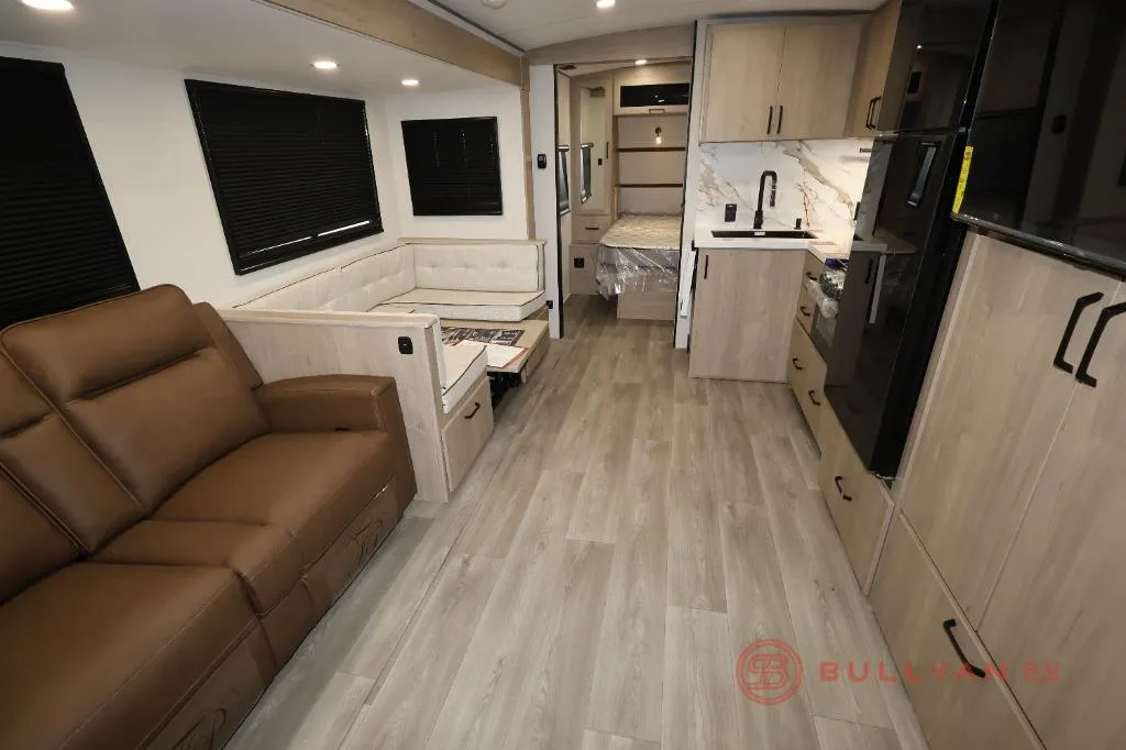 2026 Grand Design Imagine 2800BH - Photo 3