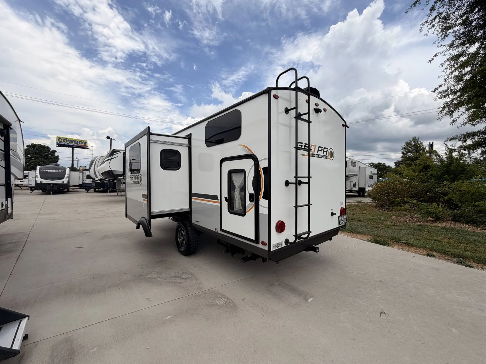2023 Forest River ROCKWOOD GEO-PRO 20BHS - Photo 2