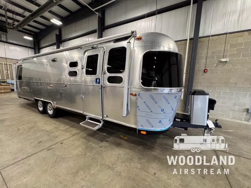2026 Airstream Classic 30RB - Photo 2