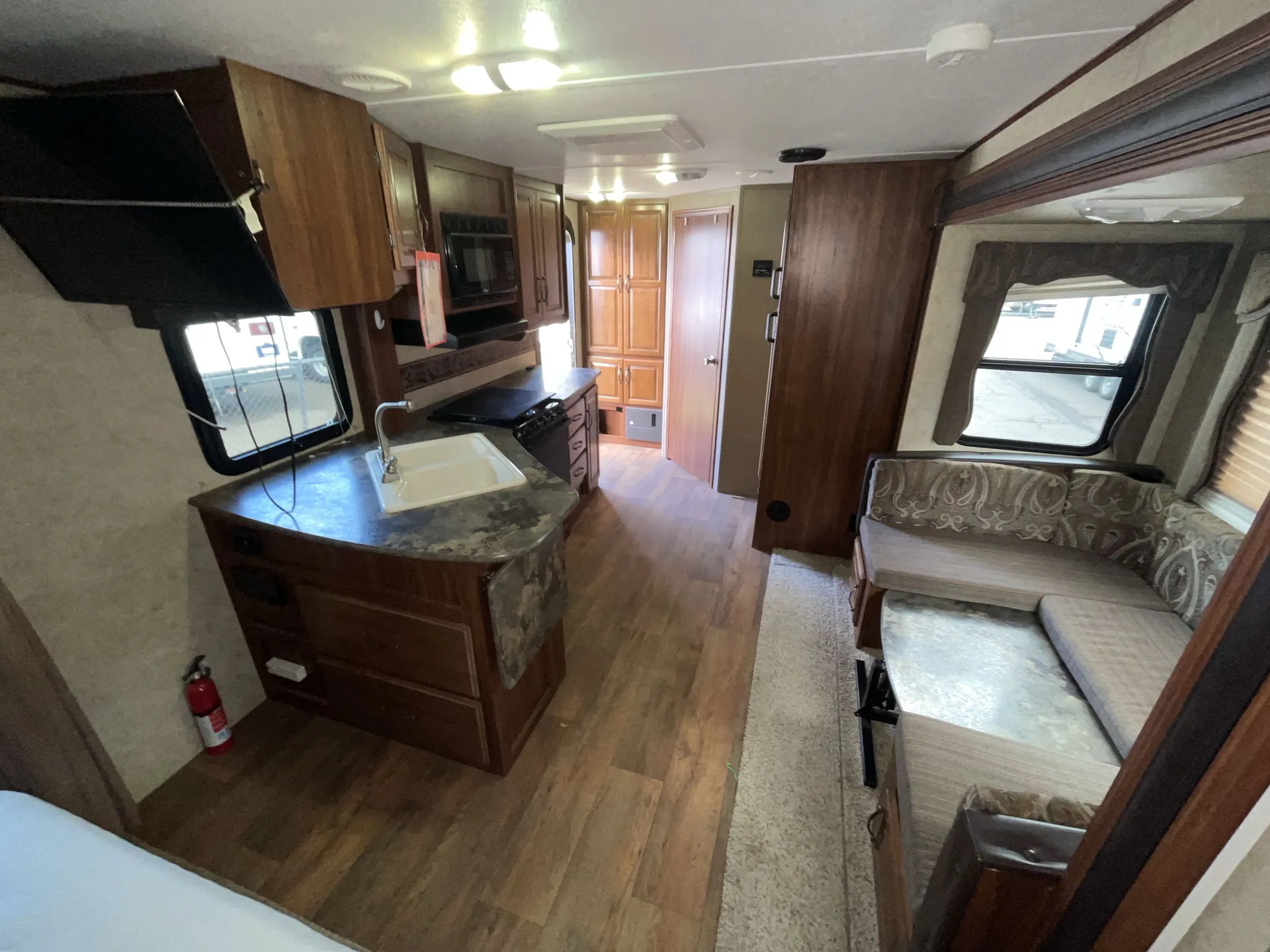 2015 Keystone Cougar Half-Ton 22RBIWE — living area main