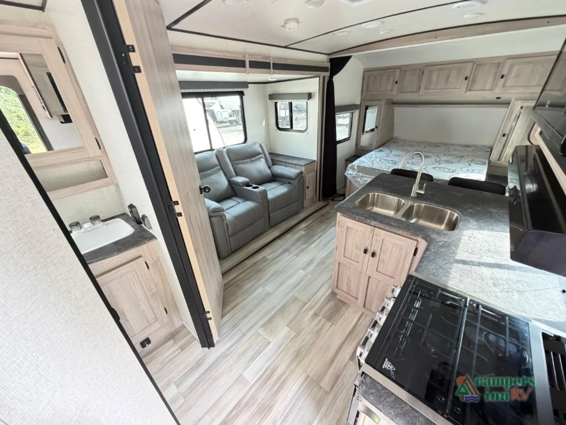2024 Coachmen Northern Spirit Ultra Lite 1943RB - Photo 3