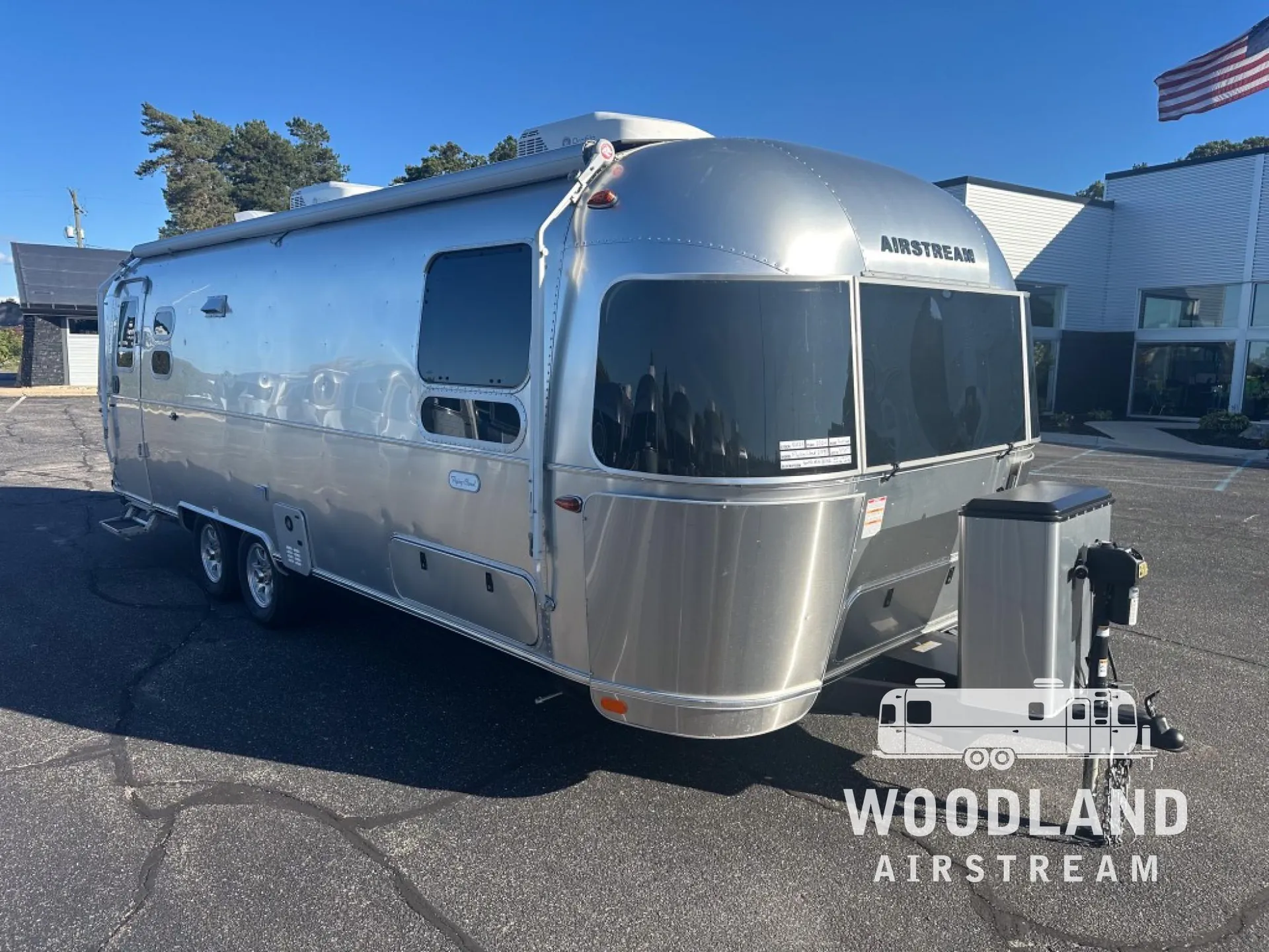 2024 Airstream Flying Cloud 27FB Twin - Photo 2