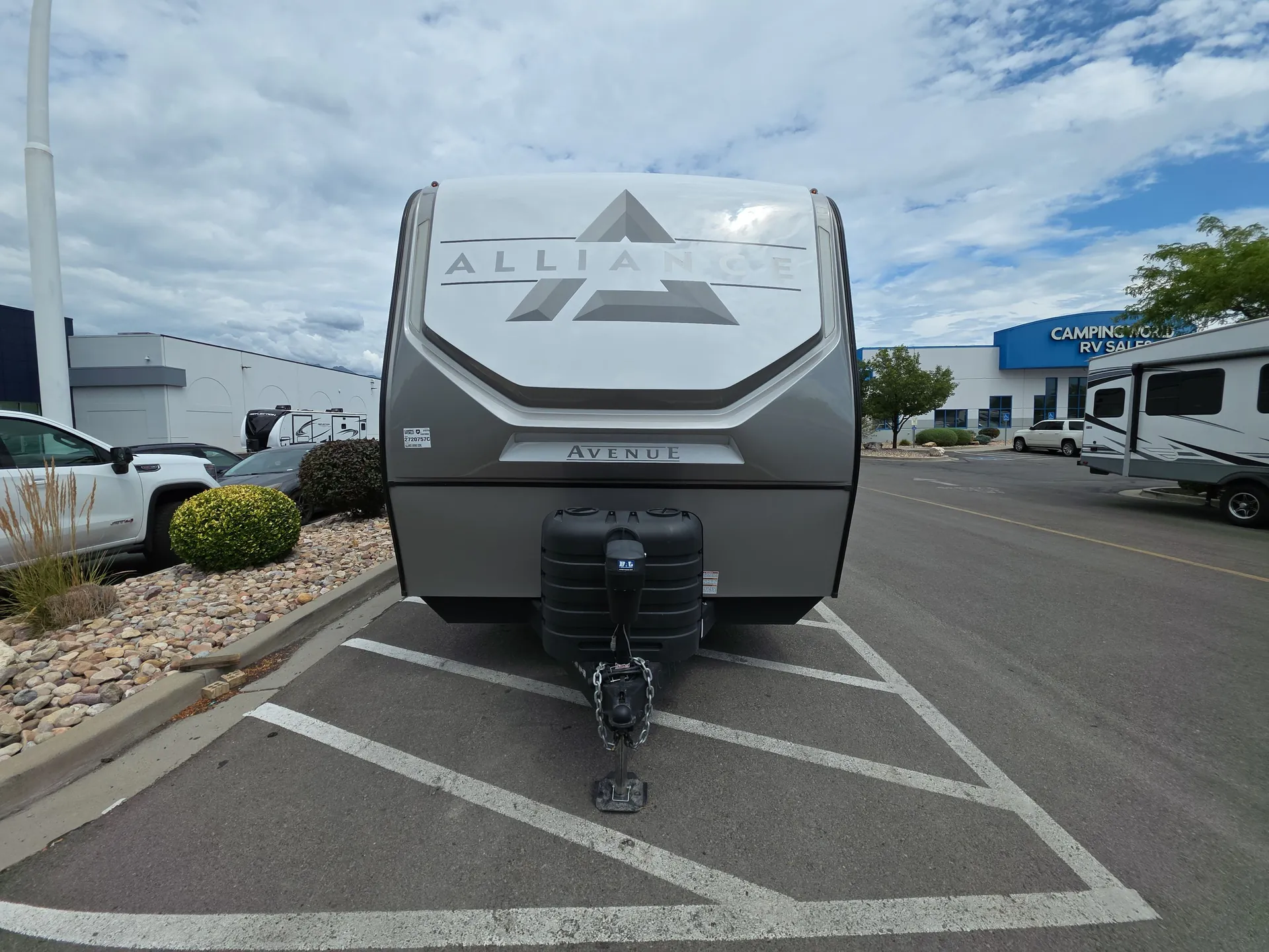 2025 Alliance RV Avenue 332RL — front