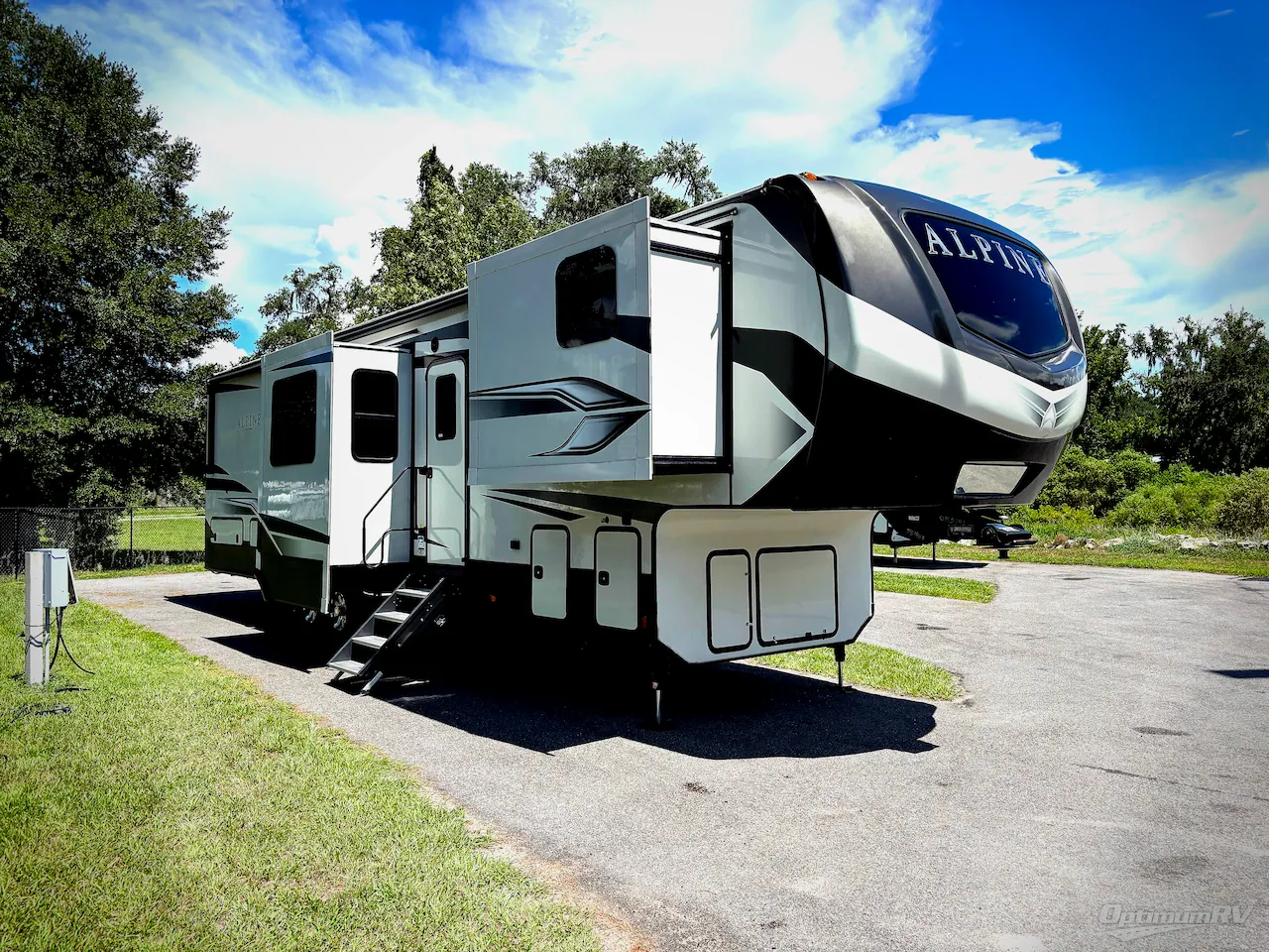2022 Keystone Alpine 3790FK dealer photo 1 from Optimum RV