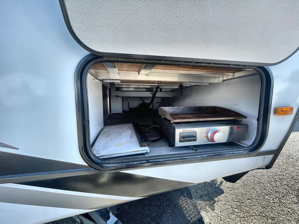 2023 Coachmen Freedom Express Ultra Lite 274RKS, Photos photo 22