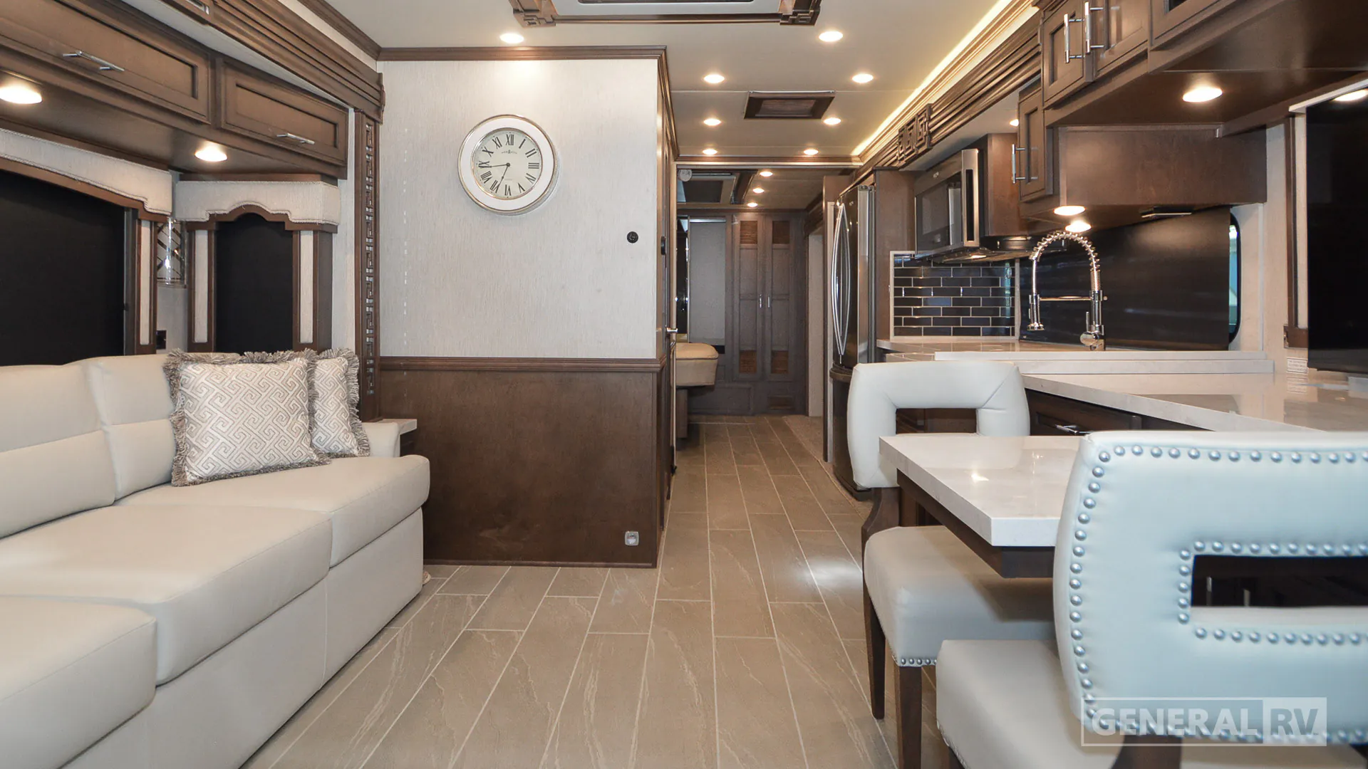2022 Newmar Ventana 3407 - Photo 3