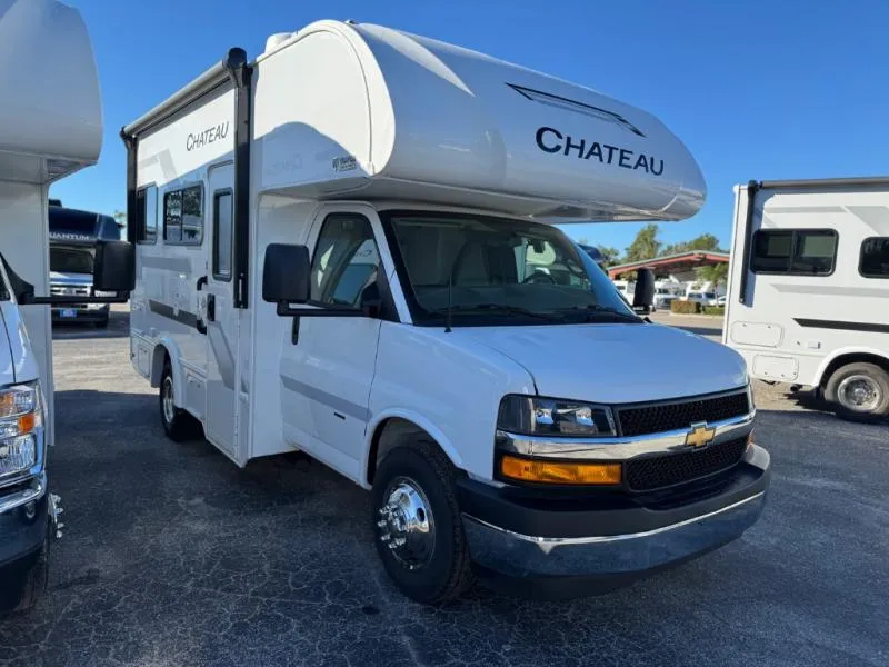 2026 Thor Motor Coach Chateau 19Z - Photo 2