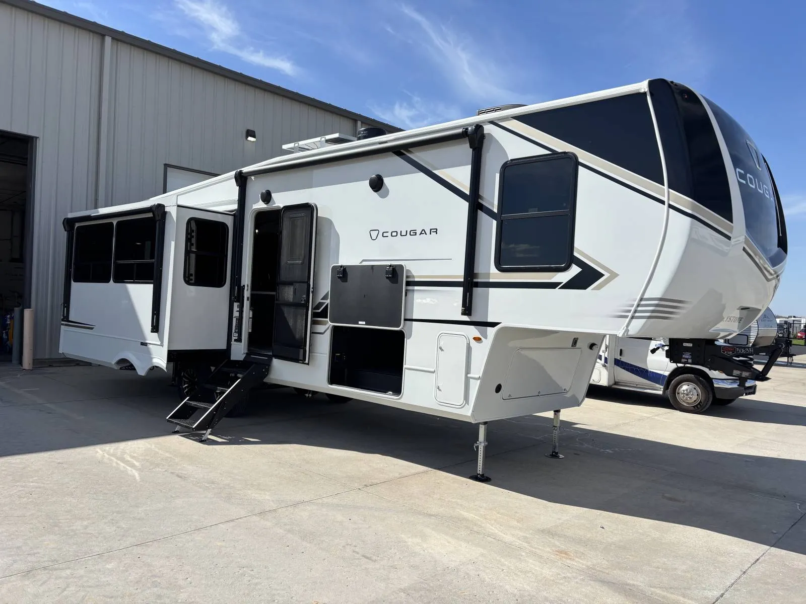 2026 Keystone Cougar 316RLS - Photo 2
