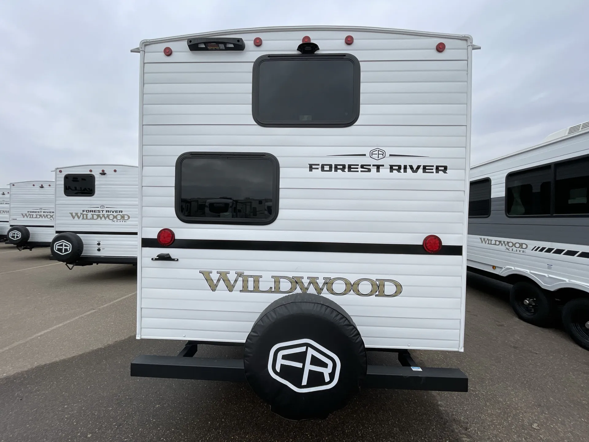 2026 Forest River Wildwood 300ICE — living area main