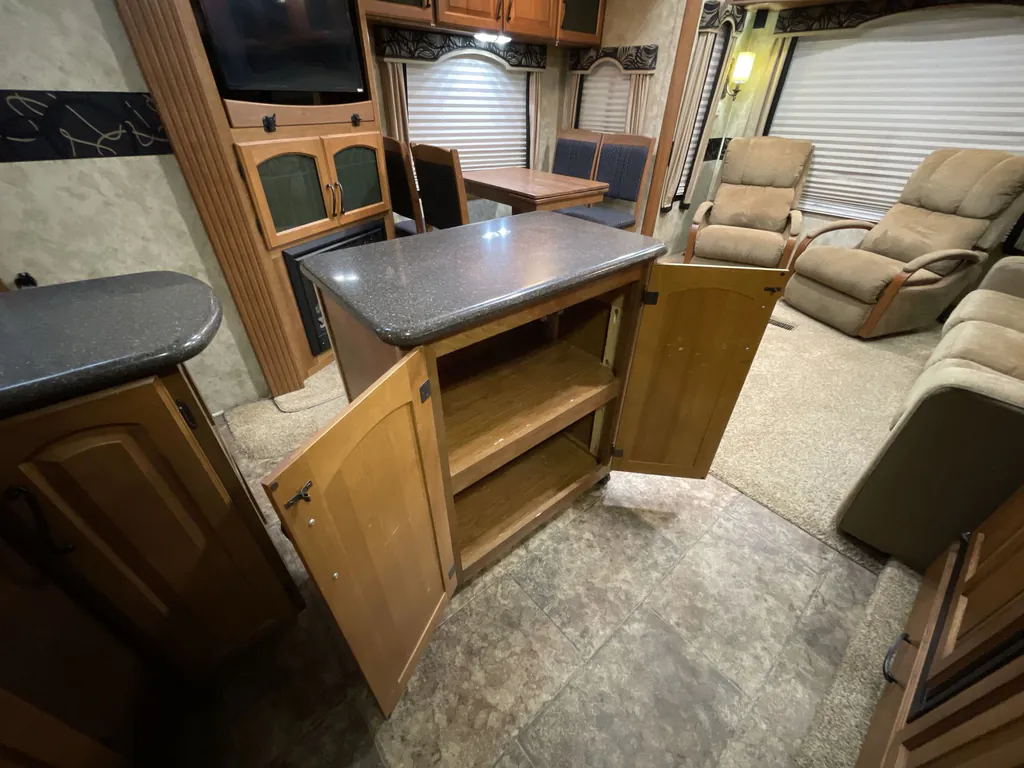2013 Keystone Montana 3100RL, Photos photo 9