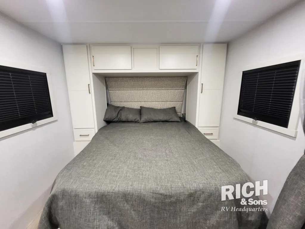 2026 Brinkley Model Ix 23X, Photos photo 2