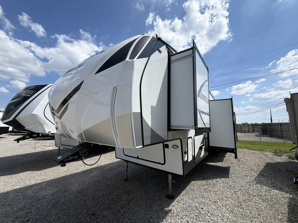 2025 Coachmen Chaparral 373MBRB - Photo 4