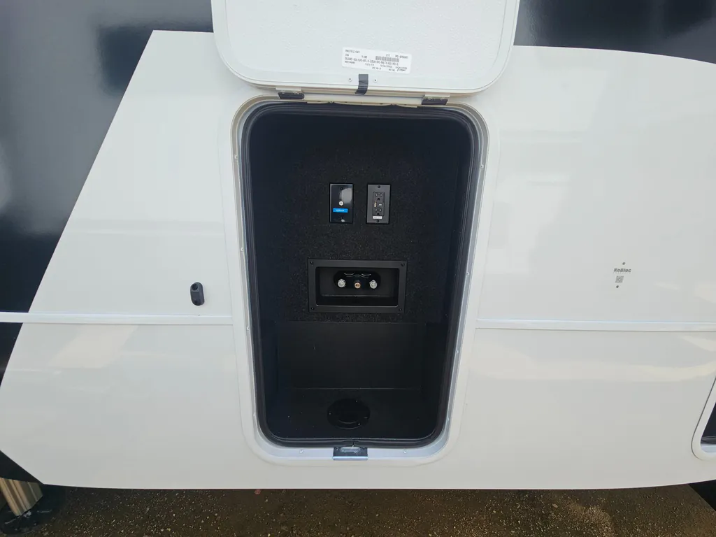 2026 Brinkley Model Z 3600, Photos photo 64