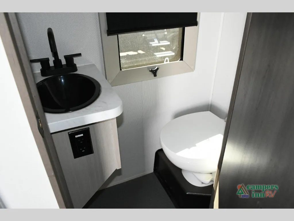 2026 Grand Design Momentum 392M, Photos photo 34