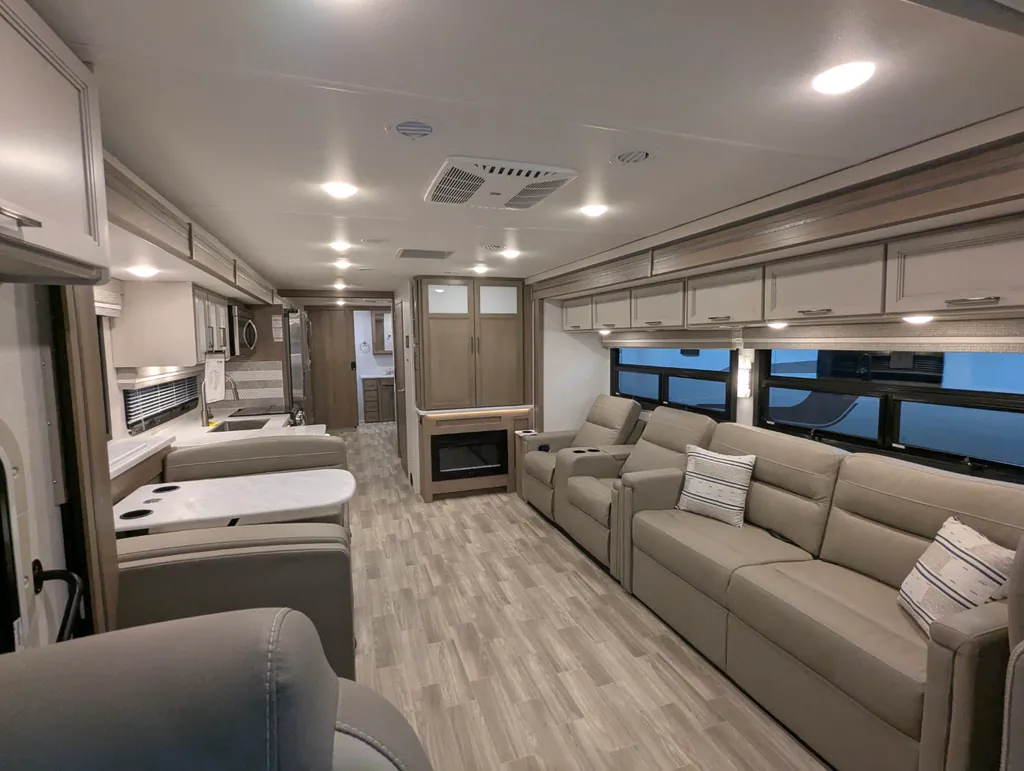 2027 Thor Motor Coach Windsport 36H, Photos photo 14
