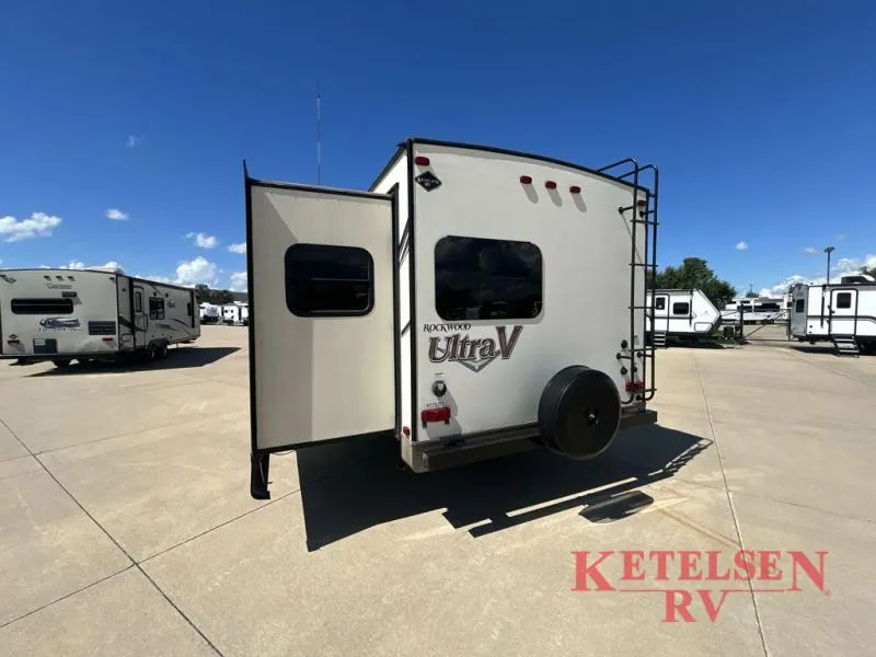 2016 Forest River RV Rockwood Ultra V 2618VS - Photo 3