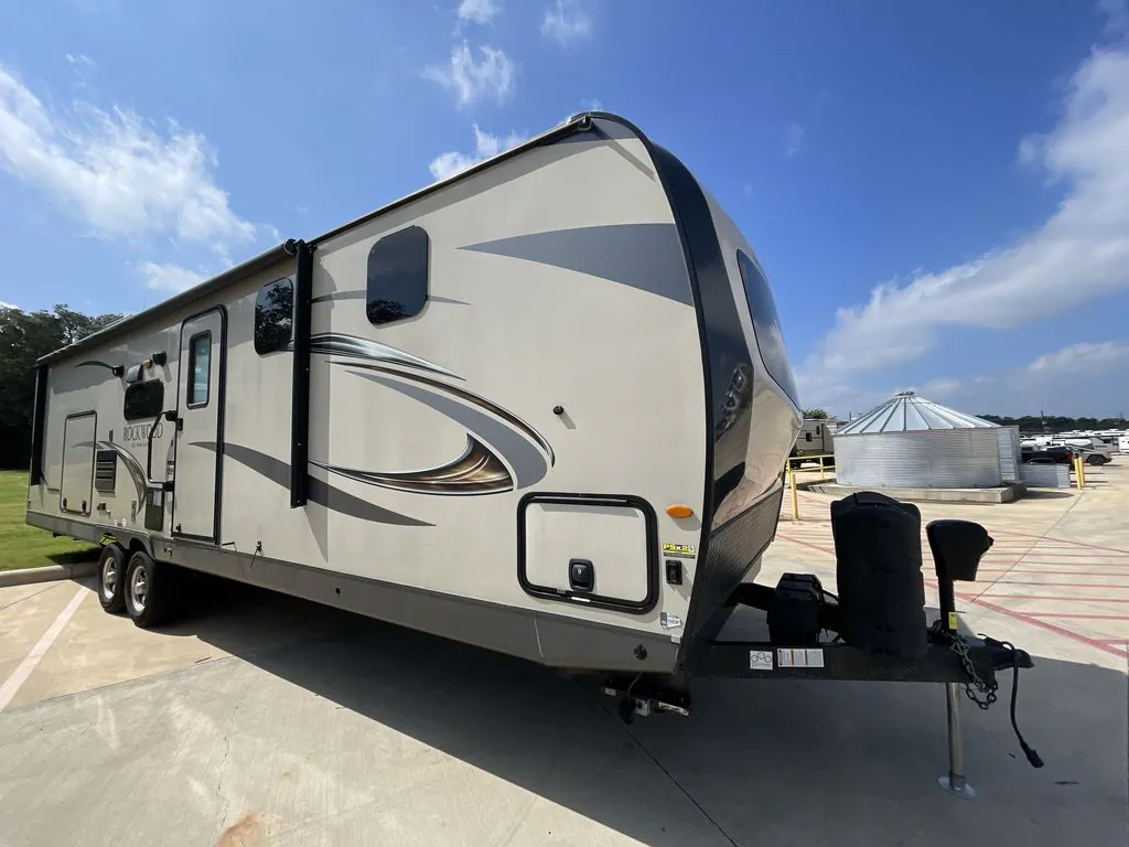 2019 Forest River Rockwood Ultra Lite 2912BS - Photo 2