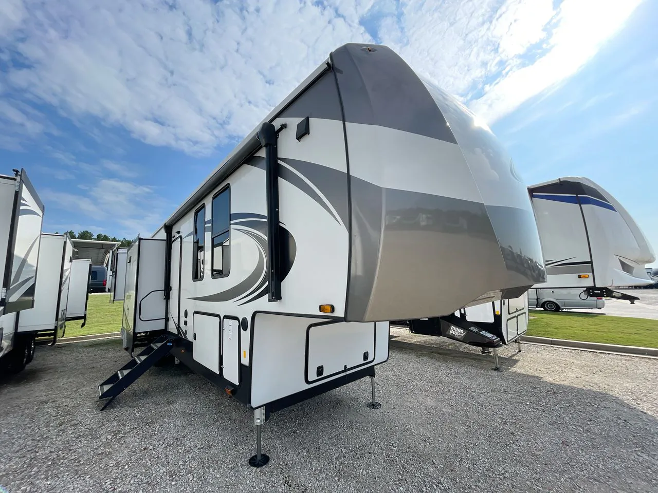 2022 Forest River Sandpiper Luxury 388BHRD - Photo 2