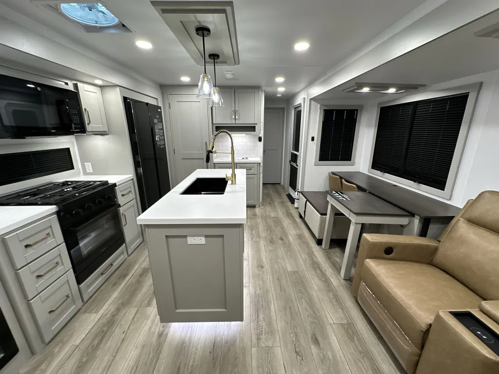 2026 Brinkley Model Z Air 297, Photos photo 14
