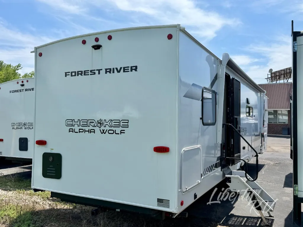 2026 Forest River Cherokee Alpha Wolf 29DCB, Photos photo 5