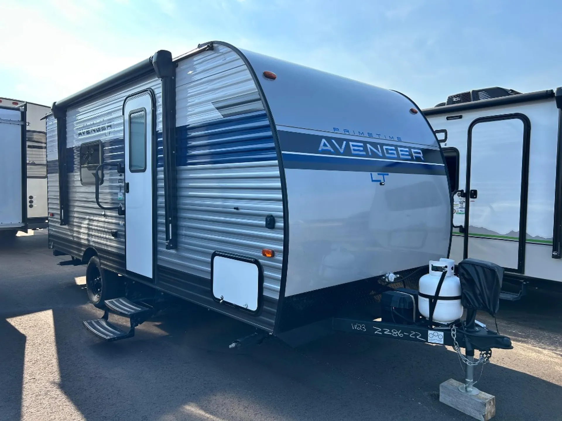 2023 Prime Time Avenger LT 16FQ - Photo 2