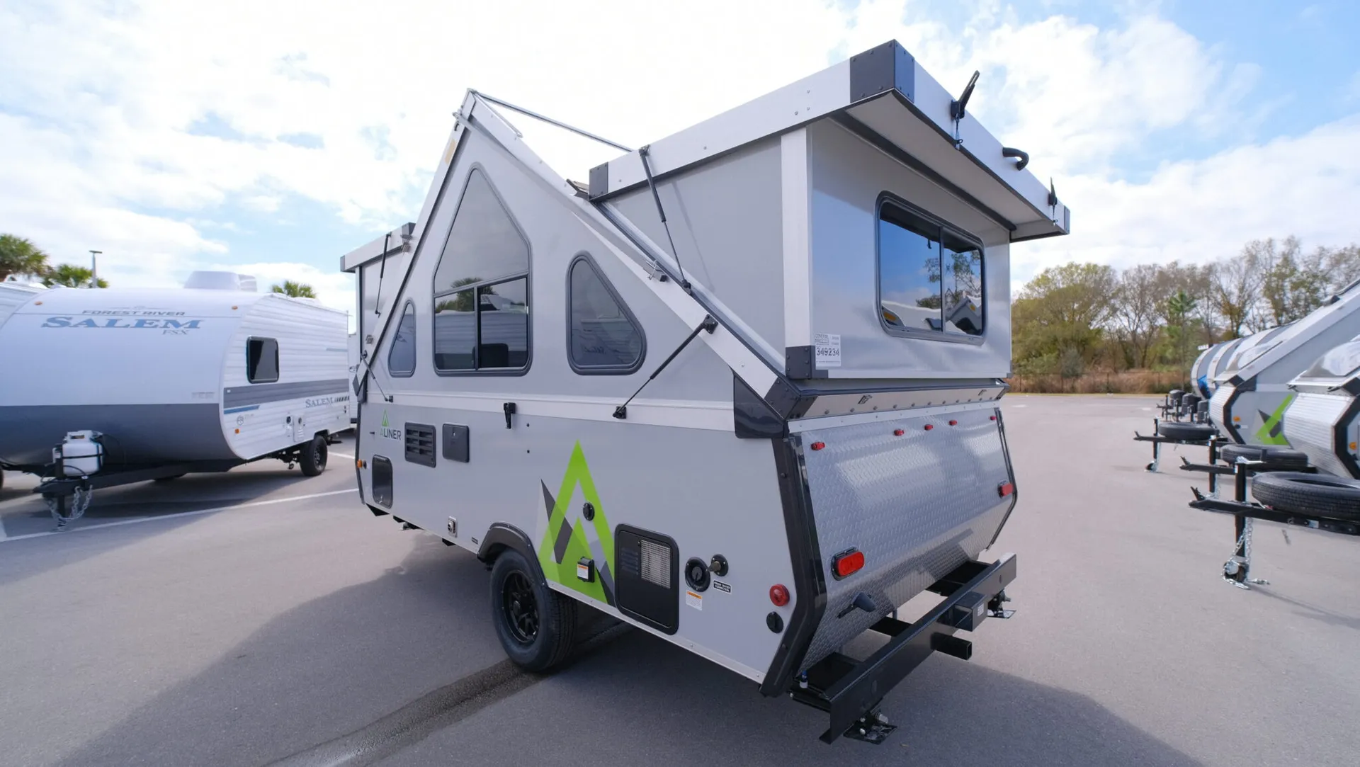 2026 Aliner Expedition Rear Sofa - Photo 4