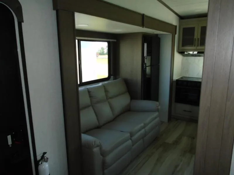 2027 Keystone RV Cougar Half-Ton 29MBD - Photo 4