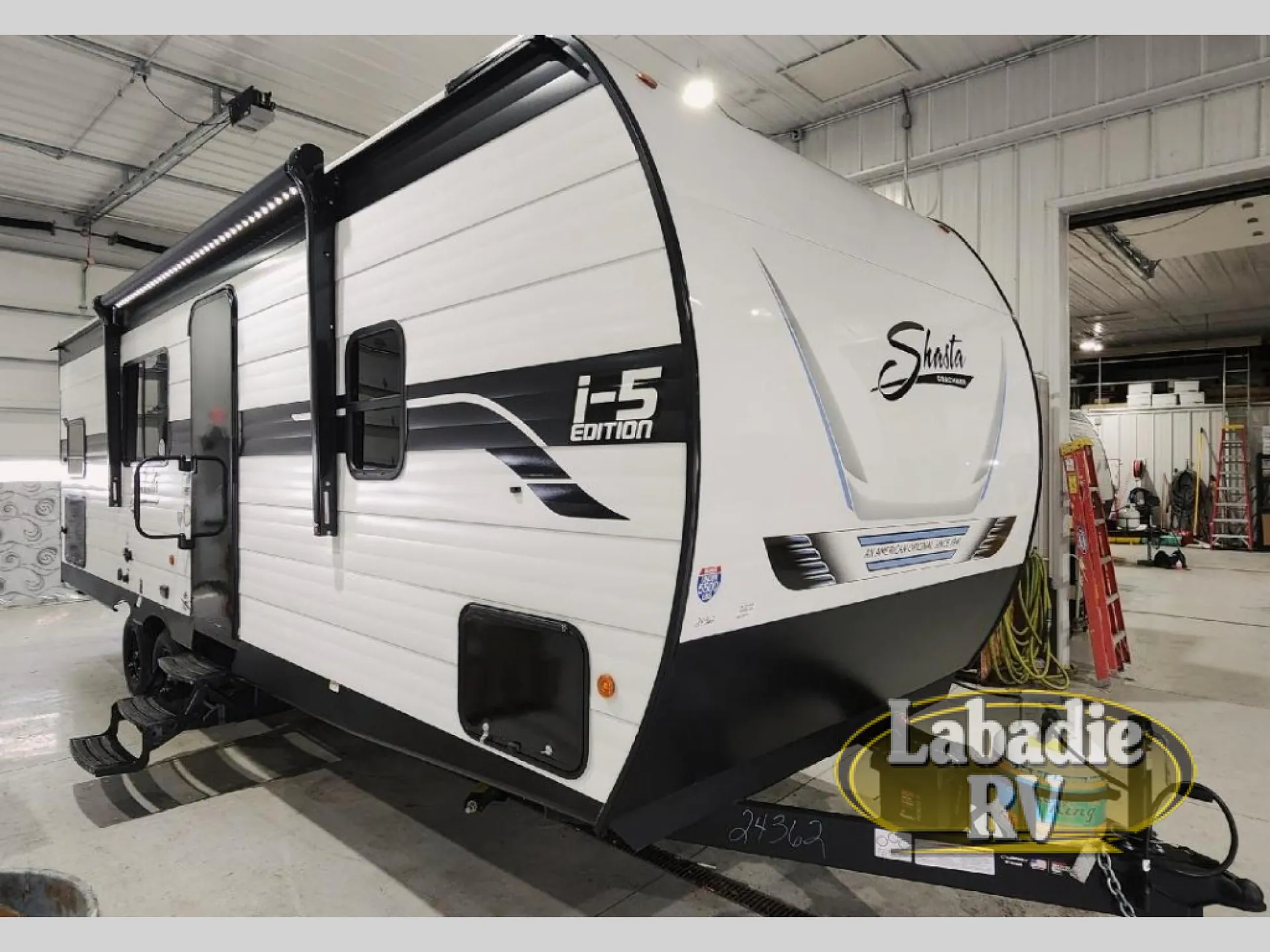 2026 Shasta RVs i-5 Edition 525RS - Photo 2