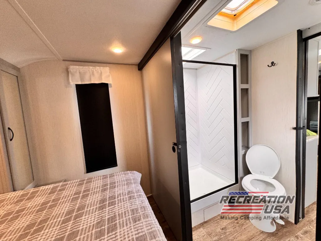 2022 Forest River Vibe 28BH, Photos photo 28